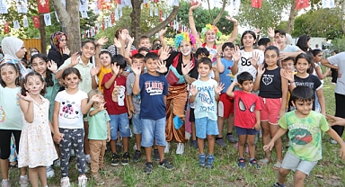 Bayraklı'da çocuklar şenlikte buluştu