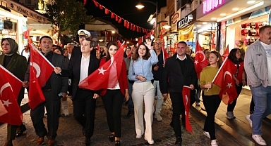 Çeşme'de 29 Ekim Cumhuriyet Bayramı ve Cumhuriyet’in 101. yıl dönümü coşku ile kutlandı