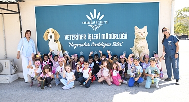 Karabağlar’da çocuklar can dostlarıyla çok mutlu