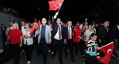 Narlıdere’de Cumhuriyetin 101’inci yaşı gurur ve coşkuyla kutlandı