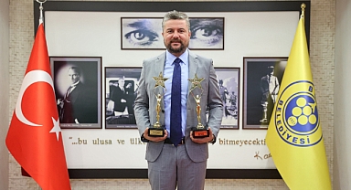 Buca Belediye Başkanı Görkem Duman’a iki ödül birden