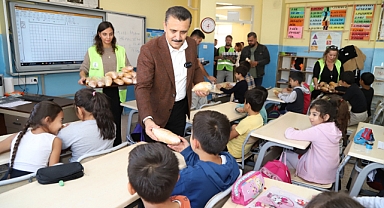 Dikili'de öğrencilere beslenme desteği