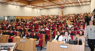 İzmir’de çocukların da meclisi var