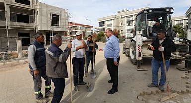Menderes Belediye Başkanı İlkay Çiçek, hizmetleri yerinde takip ediyor