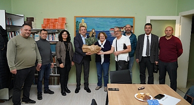 Ayvalık Kent Konseyi yeni yerine taşındı