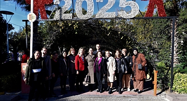 Bornova’da yılbaşı ruhu el emeği ürünlerle canlanıyor