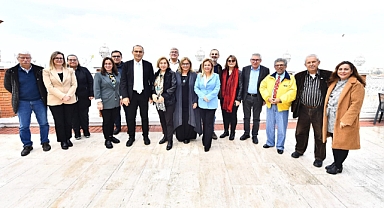 İzmir Büyükşehir Belediyesi'nin bu yıl 25’incisini düzenlediği Barış Selçuk Gazetecilik Yarışması'nda ödüller sahiplerini buldu