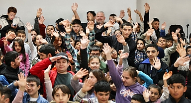 Menemen’de özel çocuklarla çok özel kutlama