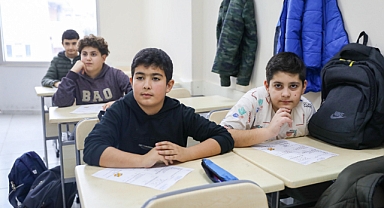 Buca Belediyesi Aziz Nesin Eğitim Merkezi’ne veli ve kursiyerlerden tam not