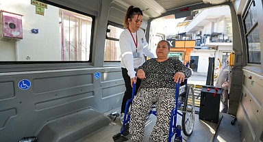 Gaziemir'de Engelli ve hasta bireylere 5 bin 981 kez nakil hizmeti