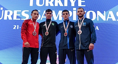 Güreş takımı başkentten madalyalarla döndü