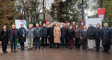 Konak'ta Nazım Hikmet Konak'ta anıldı, Başkan Mutlu: Fikirleri, cesareti ve inancı bize ilham veriyor