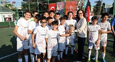 Karşıyaka'da geleceğin yıldız futbolcularından muhteşem turnuva