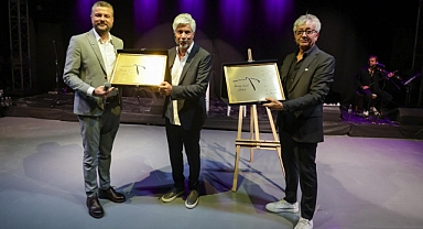 Buca'da Zeki & Metin Amfi Tiyatro'ya coşkulu açılış