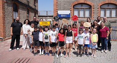 İzmirli çocuklar robotik dünyasıyla tanıştı