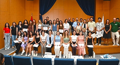Karabağlar Akademi İlk Mezunlarını Verdi