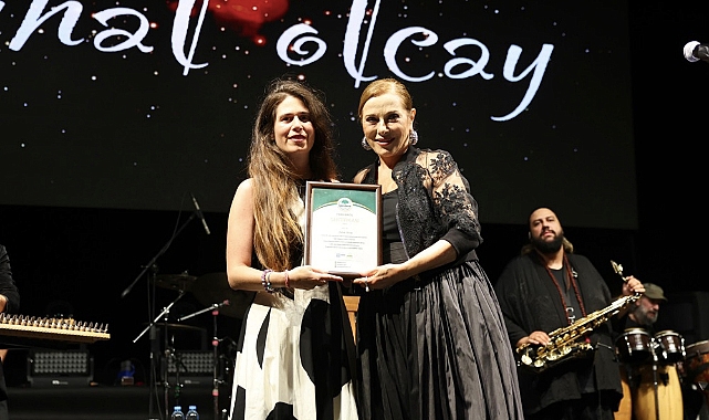 Çeşme Festivali’nde ilk gün coşkusu