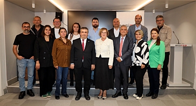 İlk protokol dersi babaanneden: ‘KALKACAĞIN YERE OTURMA’