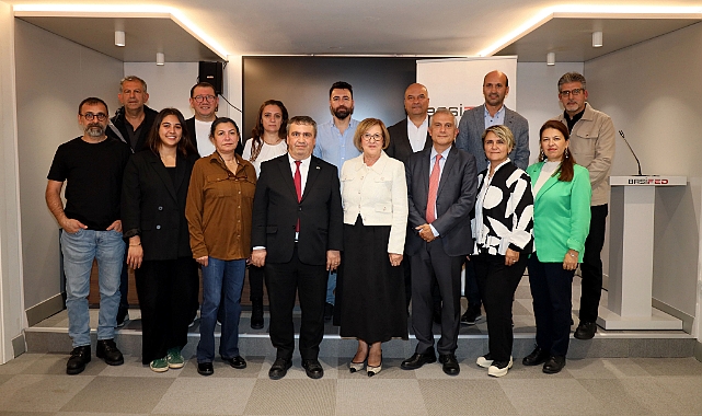 İlk protokol dersi babaanneden: ‘KALKACAĞIN YERE OTURMA’