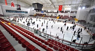 İzmir’in buz pisti yeni döneme hazır