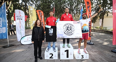 Karşıyaka’da 1500 kişi Ata’dan Ana’ya koştu