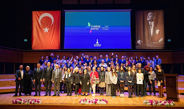 İzmir'de tarihe koruyanlar ödüllendirildi