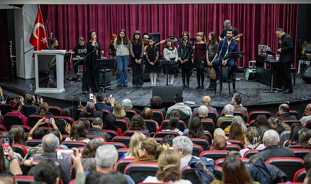 Bornova'da Efsane notalar yankılandı