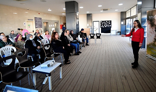 Bornova’da kadınlar hem üretiyor hem bilinçleniyor