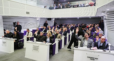 Buca Meclisi’nde çifte vefa