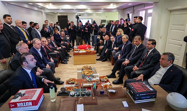 Özgür Özel ve Başkan Tugay Hatay'da 