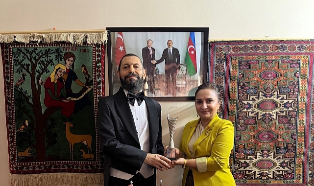 Dünyaca Ünlü Yazar Akif Manaf'a Anlamlı Ödül: