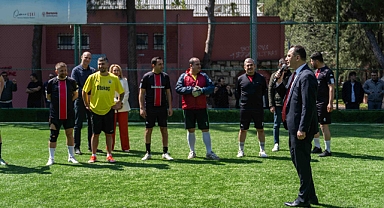 Bornova Belediyesi’nde dostluk sahaya taşındı