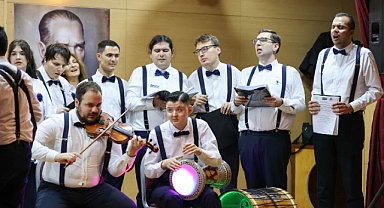 Buca’da notalar farkındalık için yükseldi