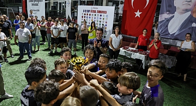 Bayraklı'da düzenlenen U-12 Cup Futbol Turnuvası'nda Şampiyon Belli Oldu