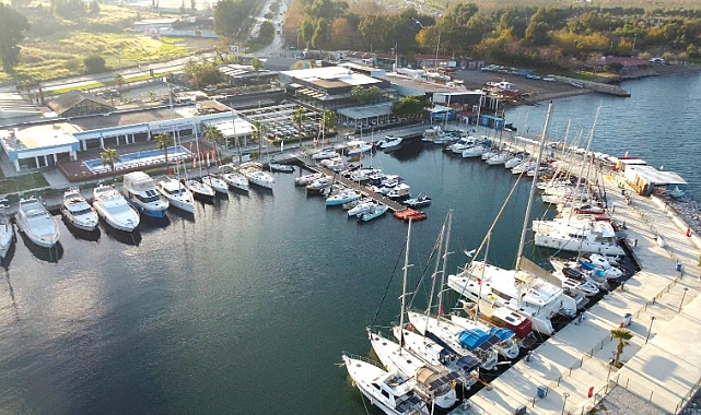 İzmir Marina'da yaz akşamları müzikle buluşuyor