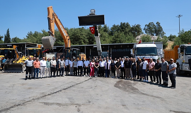 Karabağlar Belediyesi'nde toplu iş sözleşmesi sevinci