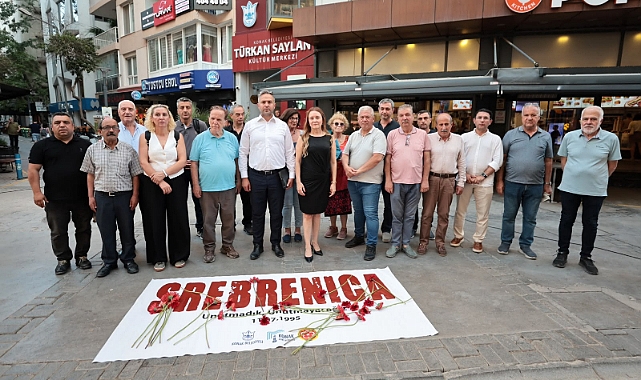 Konak'ta Srebrenitsa'da katledilen canlar anıldı