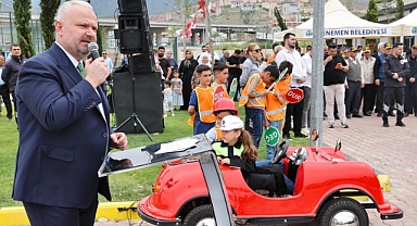 Menemen'de çocuklara Trafik Eğitim Parkuru