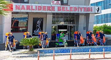 Narlıdere Belediyesi’nin temizlik filosuna fillerde katıldı